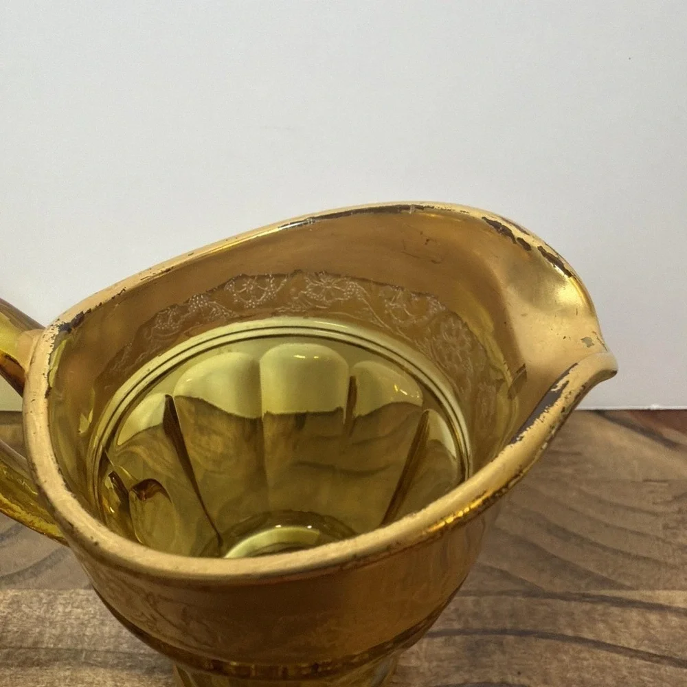 The Unbranded Brand vintage amber